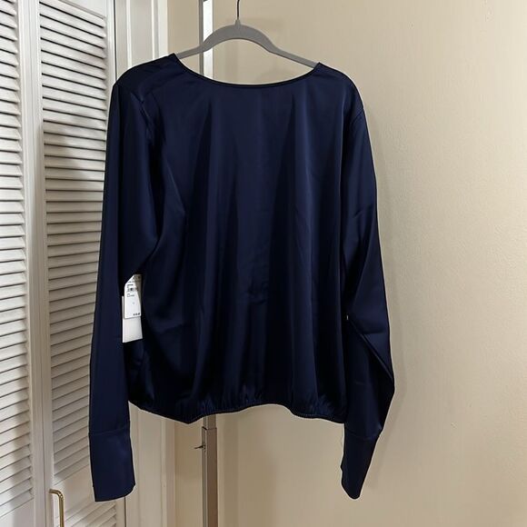 Good American Satin Wrap top - Picture 5 of 10